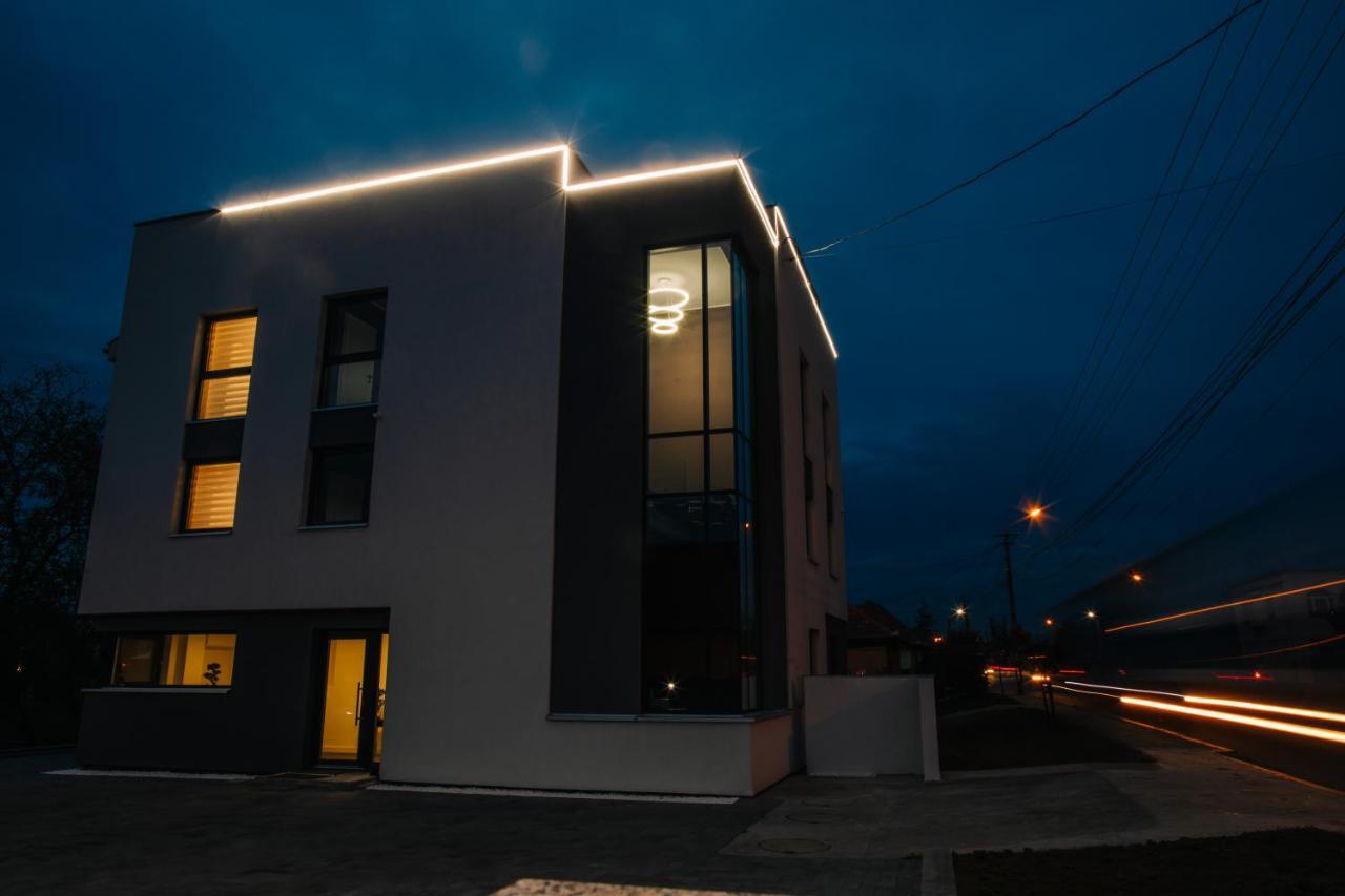 Hotel The Butterfly Sîngeorgiu de Mureş Zewnętrze zdjęcie