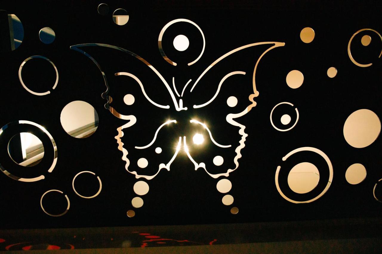 Hotel The Butterfly Sîngeorgiu de Mureş Zewnętrze zdjęcie